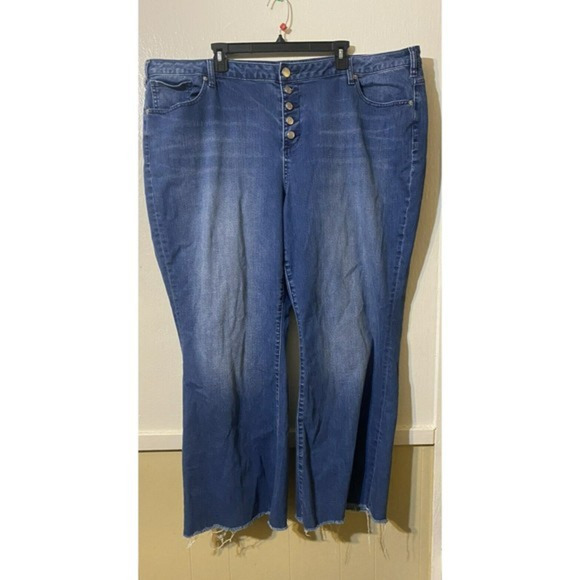 Lane Bryant Jeans Womens 28 PLUS Blue Flare Bell Bottom Button Fly Denim - Picture 1 of 13